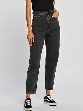 Levi’s Premium High Loose Tapered Jeans in Black Size26